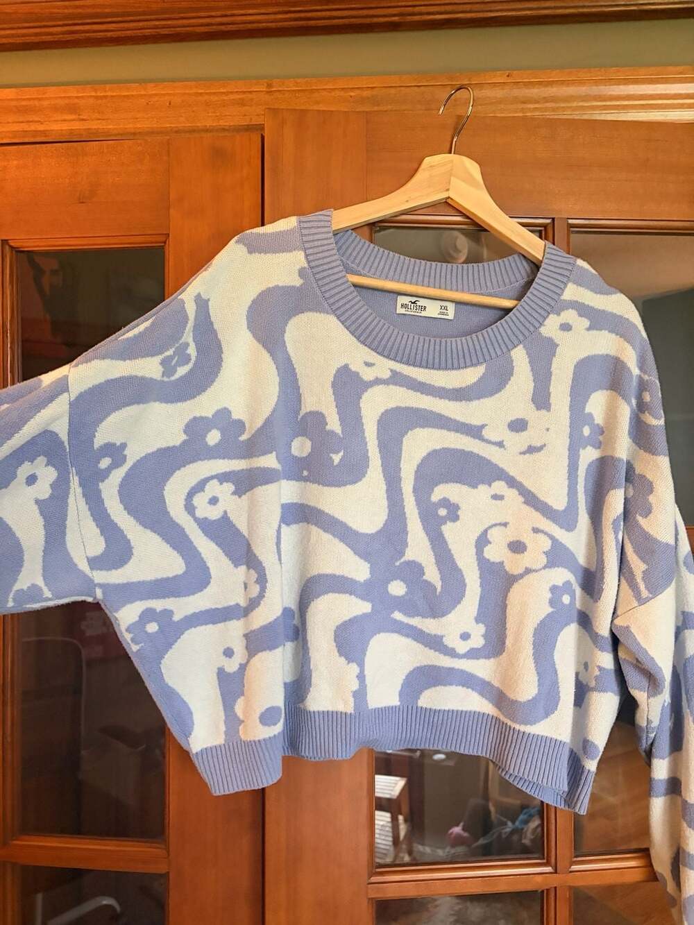Hollister - Picture 2 of 5